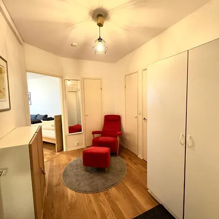 Laivurinkatu 35 *