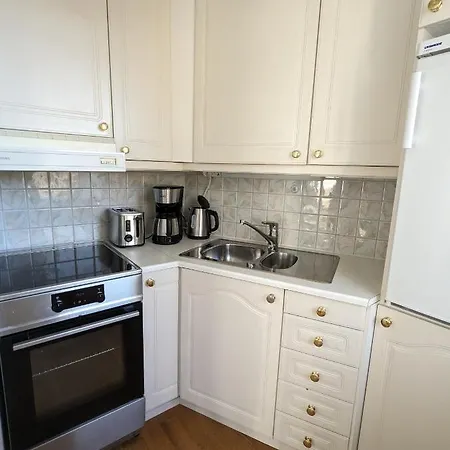 Laivurinkatu 35 * Helsinki